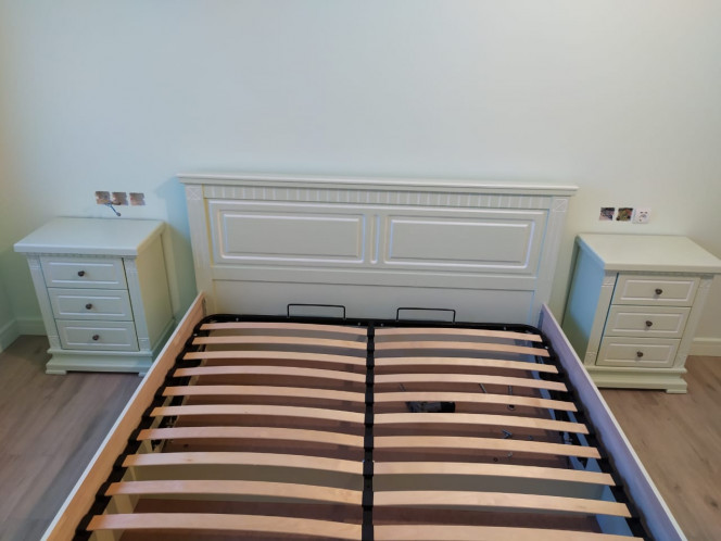 Спальный гарнитур из натурального дерева Флоренция с подъёмным механизмом, массив сосны, цвет оливковый.